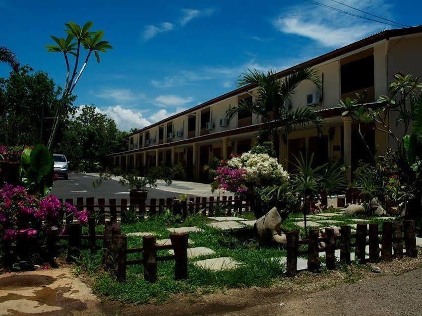 Putra Putri Lodge Kangar Exterior foto