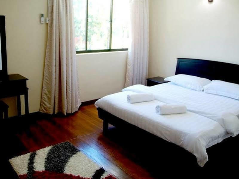 Putra Putri Lodge Kangar Exterior foto